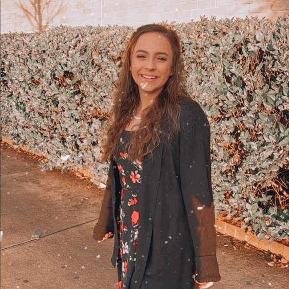 Meet your Posher, Alethia - Picture 1 of 1